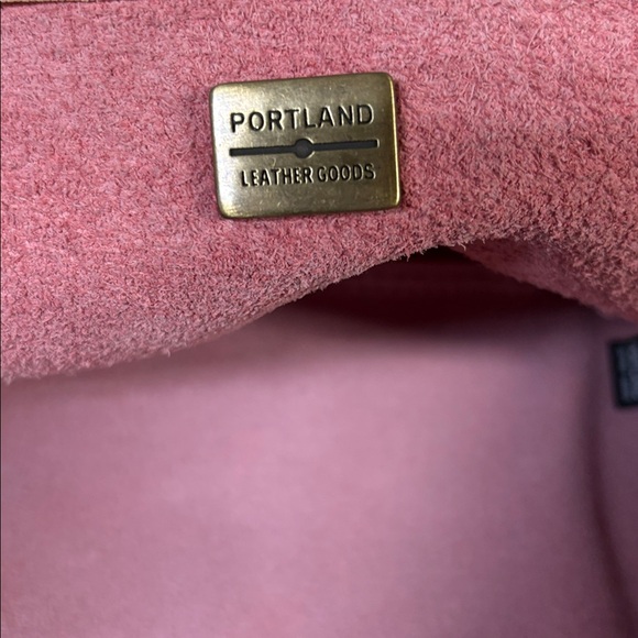 Portland Leather Scarlet Sling Bag Pebbled Leather Watermelon Pink Discontinued - Picture 7 of 7